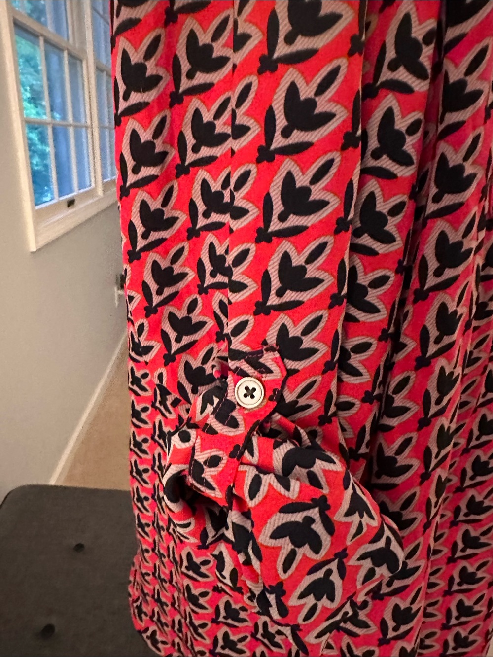Red/Black Geometric Print Button-Down Blouse - LOFT XL - Picture 2 of 5